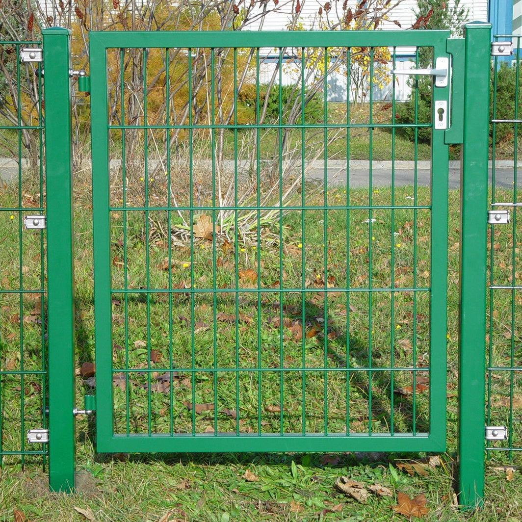 Kombitor 6/5/6 Moosgrün mit Torpfosten und Schloss